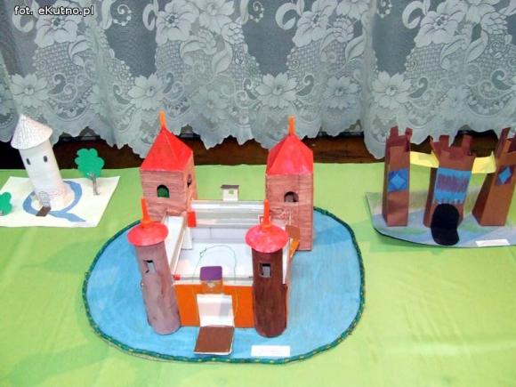 Odkrywają historię swojego miasta. Towarzystwo Miłośników Historii Żychlina rozstrzygnęło konkurs plastyczny