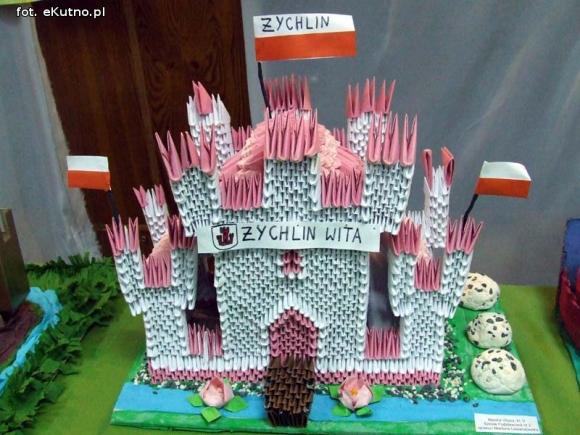 Odkrywają historię swojego miasta. Towarzystwo Miłośników Historii Żychlina rozstrzygnęło konkurs plastyczny