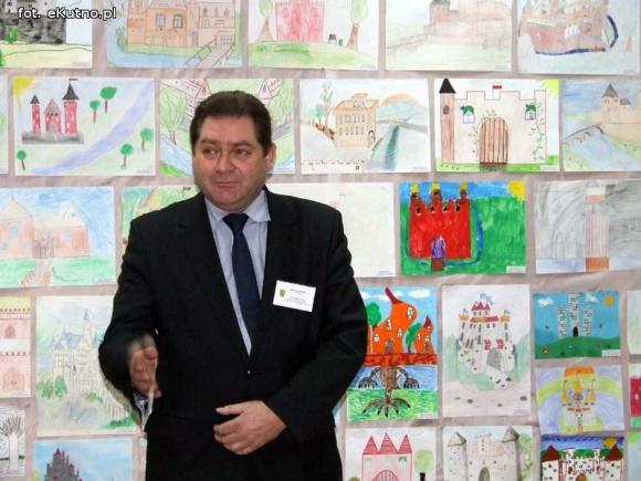 Odkrywają historię swojego miasta. Towarzystwo Miłośników Historii Żychlina rozstrzygnęło konkurs plastyczny