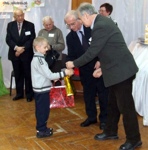 Odkrywają historię swojego miasta. Towarzystwo Miłośników Historii Żychlina rozstrzygnęło konkurs plastyczny