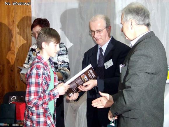 Odkrywają historię swojego miasta. Towarzystwo Miłośników Historii Żychlina rozstrzygnęło konkurs plastyczny