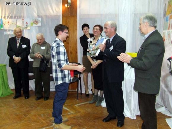 Odkrywają historię swojego miasta. Towarzystwo Miłośników Historii Żychlina rozstrzygnęło konkurs plastyczny