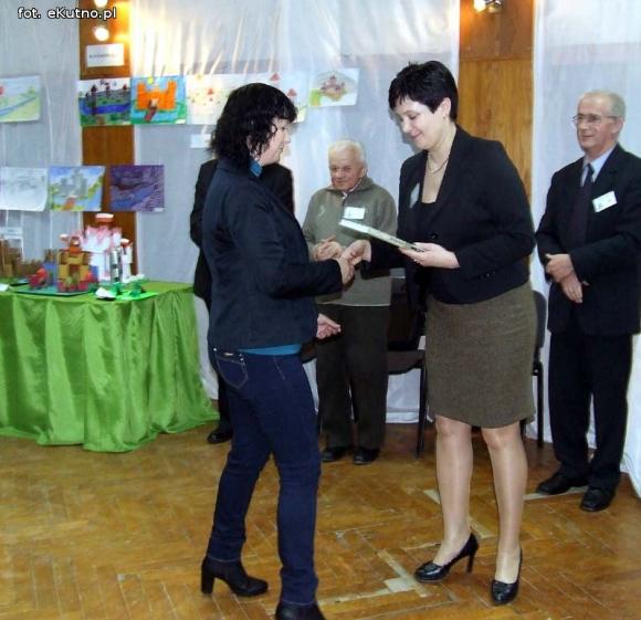 Odkrywają historię swojego miasta. Towarzystwo Miłośników Historii Żychlina rozstrzygnęło konkurs plastyczny