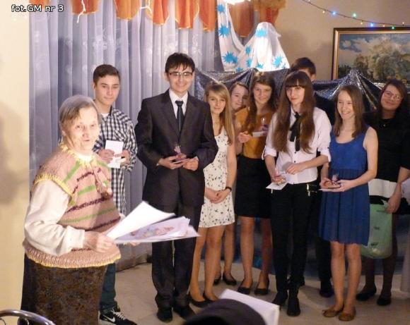 Przynieśli chwile wzruszenia i radości starszym schorowanym ludziom