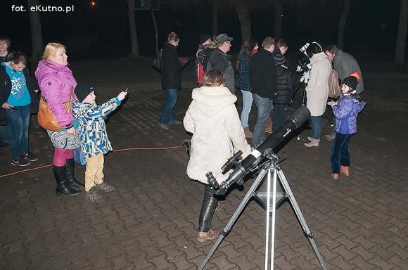 Spotkanie z Astronomią. Obserwacja nieba nocą
