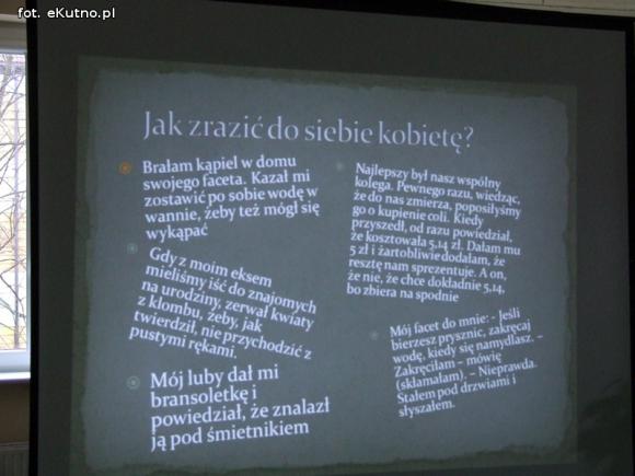 Spotkanie młodych kutnian z Tomaszem Kozłowskim w bibliotece