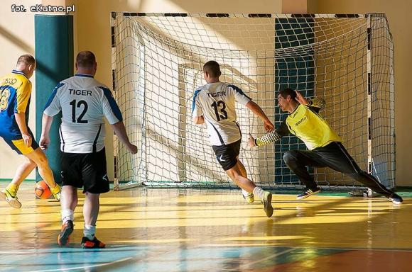 Wyniki: KAHLPN ekstraklasa, I liga i II liga