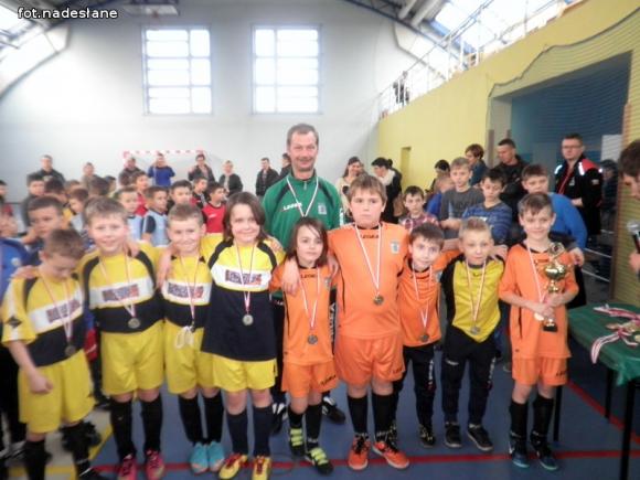 Turniej dla najmłodszych adeptów piłki nożnej w Bedlnie