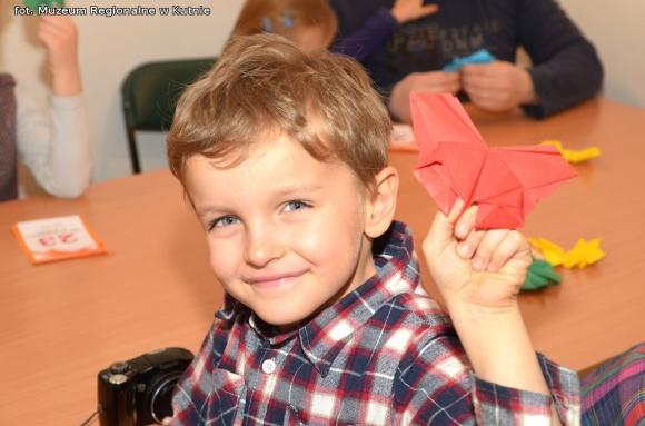 Latające kwiaty. Poznawali życie motyli podczas Rodzinnej Niedzieli w Muzeum