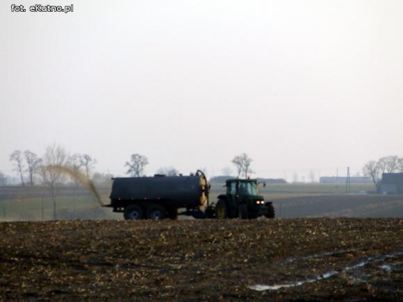 Wylewy odpadów na pola zagrożeniem dla środowiska