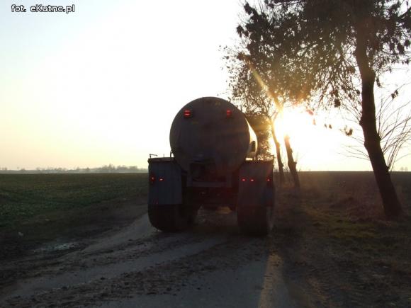 Wylewy odpadów na pola zagrożeniem dla środowiska