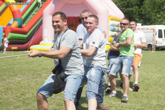 Policjanci złapali przestępców. Na Pikniku Rodzinnym w Szkole w Szewcach Nadolnych