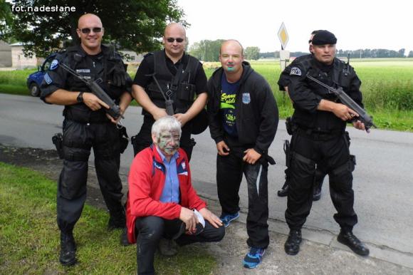 Policjanci złapali przestępców. Na Pikniku Rodzinnym w Szkole w Szewcach Nadolnych