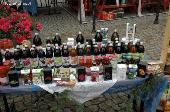 Na festynie w centrum Kutna piosenki i tańce ludowe, swojskie jadło i rzemiosło