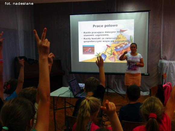 Półmetek wakacyjnych warsztatów w Żychlińskim Domu Kultury