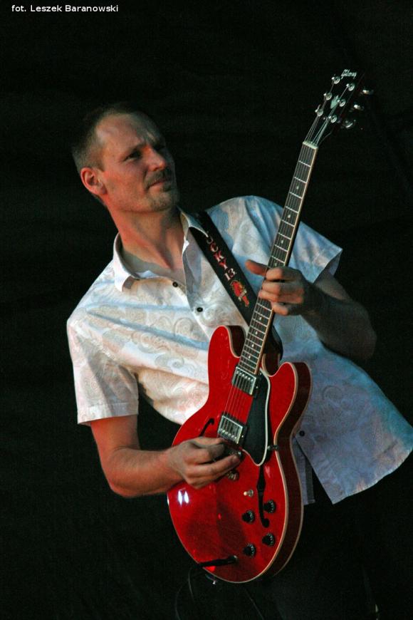 Mamo, mamo patrz, jaka duża pani z parasolką! Otwarcie Festiwalu Ognia w Kutnie