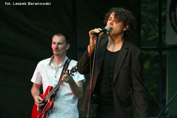 Mamo, mamo patrz, jaka duża pani z parasolką! Otwarcie Festiwalu Ognia w Kutnie