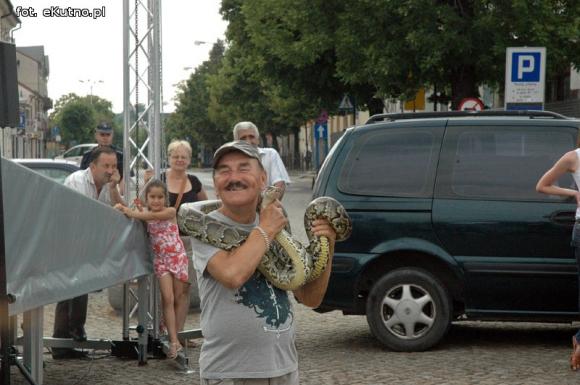 Lena, Aleksander i Kalif wiły się w rękach kutnian
