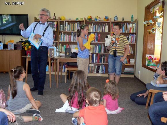 Udany pierwszy tydzień wakacji w bibliotece