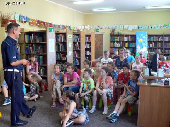 Udany pierwszy tydzień wakacji w bibliotece