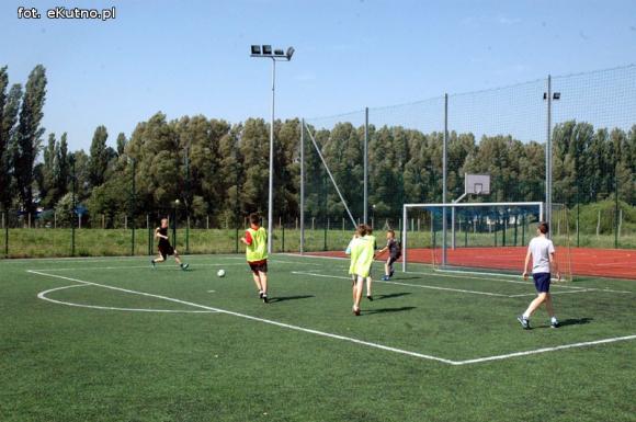 Piłka jest okrągła... Wakacje z MOSiRem