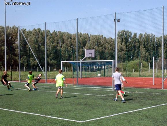 Piłka jest okrągła... Wakacje z MOSiRem