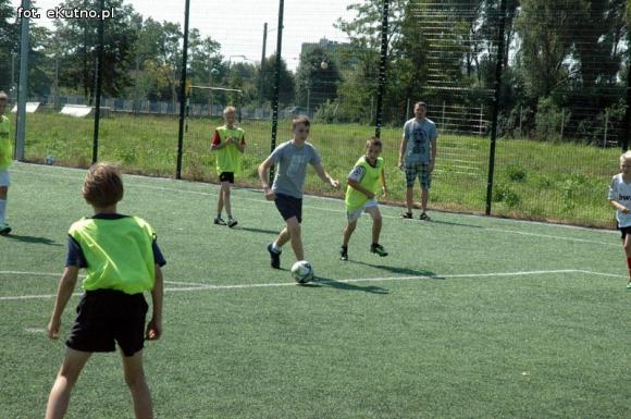 Piłka jest okrągła... Wakacje z MOSiRem