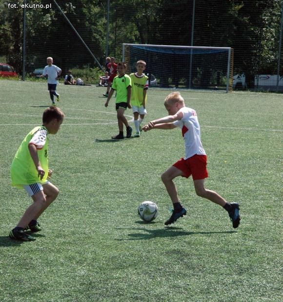 Piłka jest okrągła... Wakacje z MOSiRem