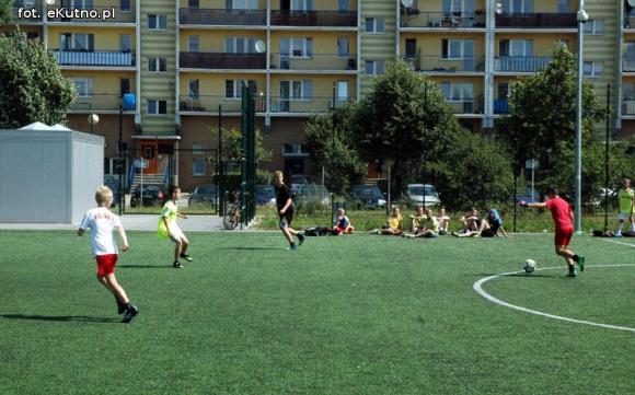 Piłka jest okrągła... Wakacje z MOSiRem