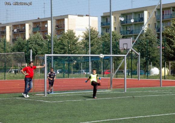 Piłka jest okrągła... Wakacje z MOSiRem