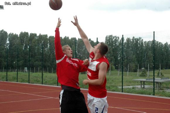 Piłka jest okrągła... Wakacje z MOSiRem