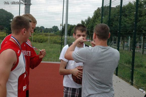 Piłka jest okrągła... Wakacje z MOSiRem