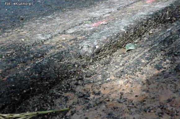 Czytelnicy pytają: Co z fuszerką na drodze w Gołębiewie Starym?