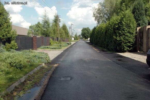 Czytelnicy pytają: Co z fuszerką na drodze w Gołębiewie Starym?