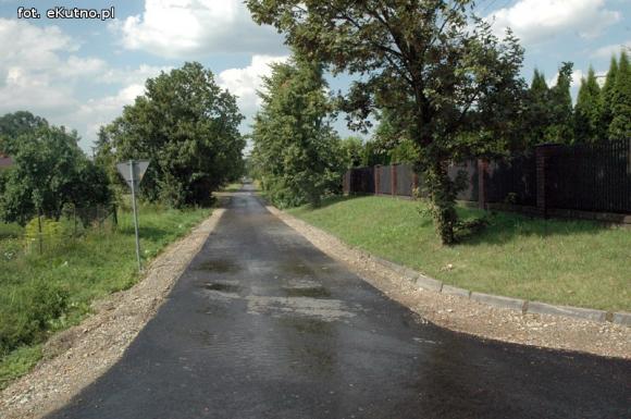 Czytelnicy pytają: Co z fuszerką na drodze w Gołębiewie Starym?