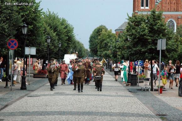 Piąta Odyseja Historyczna otwarta pod zachmurzonym kutnowskim niebem