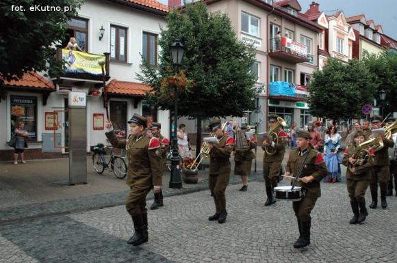 Piąta Odyseja Historyczna otwarta pod zachmurzonym kutnowskim niebem