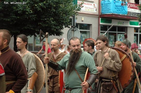 Piąta Odyseja Historyczna otwarta pod zachmurzonym kutnowskim niebem