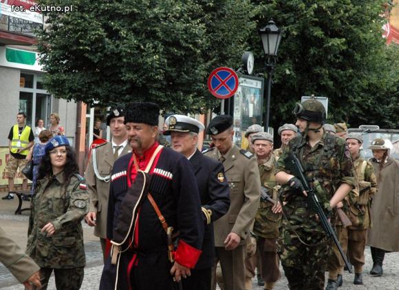 Piąta Odyseja Historyczna otwarta pod zachmurzonym kutnowskim niebem