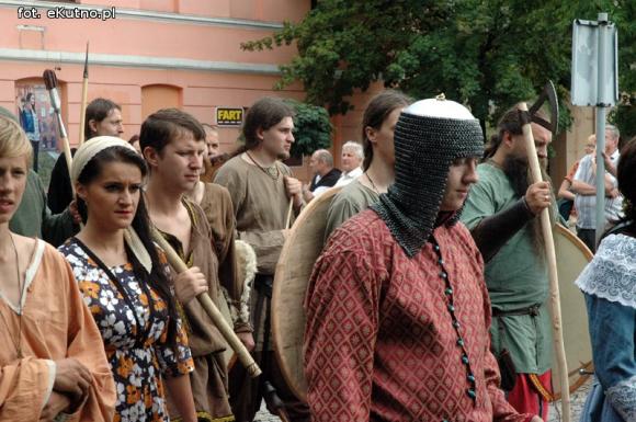 Piąta Odyseja Historyczna otwarta pod zachmurzonym kutnowskim niebem