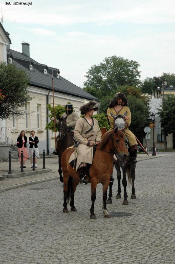 Piąta Odyseja Historyczna otwarta pod zachmurzonym kutnowskim niebem