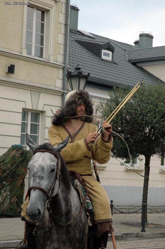 Piąta Odyseja Historyczna otwarta pod zachmurzonym kutnowskim niebem