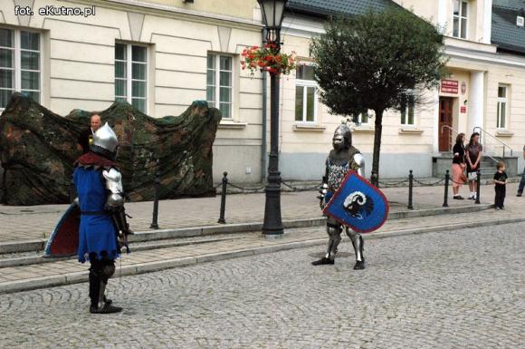 Piąta Odyseja Historyczna otwarta pod zachmurzonym kutnowskim niebem