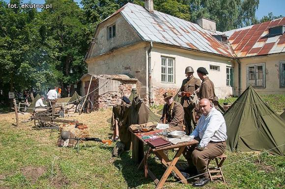 Żołnierze, najemnicy, rycerze i wojowie. Dioramy historyczne w Leszczynku