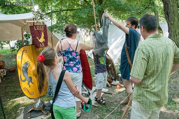 Żołnierze, najemnicy, rycerze i wojowie. Dioramy historyczne w Leszczynku