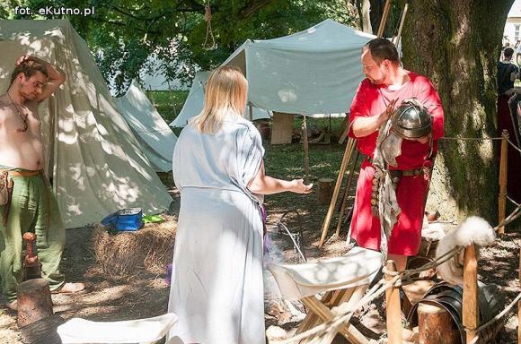 Żołnierze, najemnicy, rycerze i wojowie. Dioramy historyczne w Leszczynku