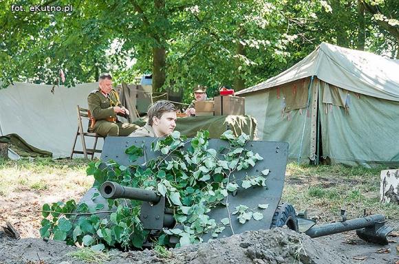 Żołnierze, najemnicy, rycerze i wojowie. Dioramy historyczne w Leszczynku