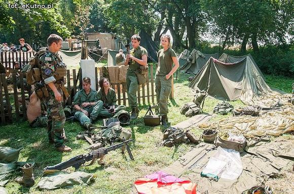 Żołnierze, najemnicy, rycerze i wojowie. Dioramy historyczne w Leszczynku