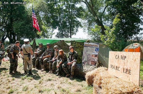 Żołnierze, najemnicy, rycerze i wojowie. Dioramy historyczne w Leszczynku