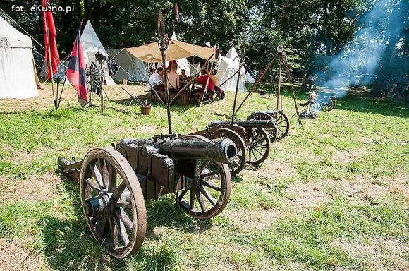 Żołnierze, najemnicy, rycerze i wojowie. Dioramy historyczne w Leszczynku